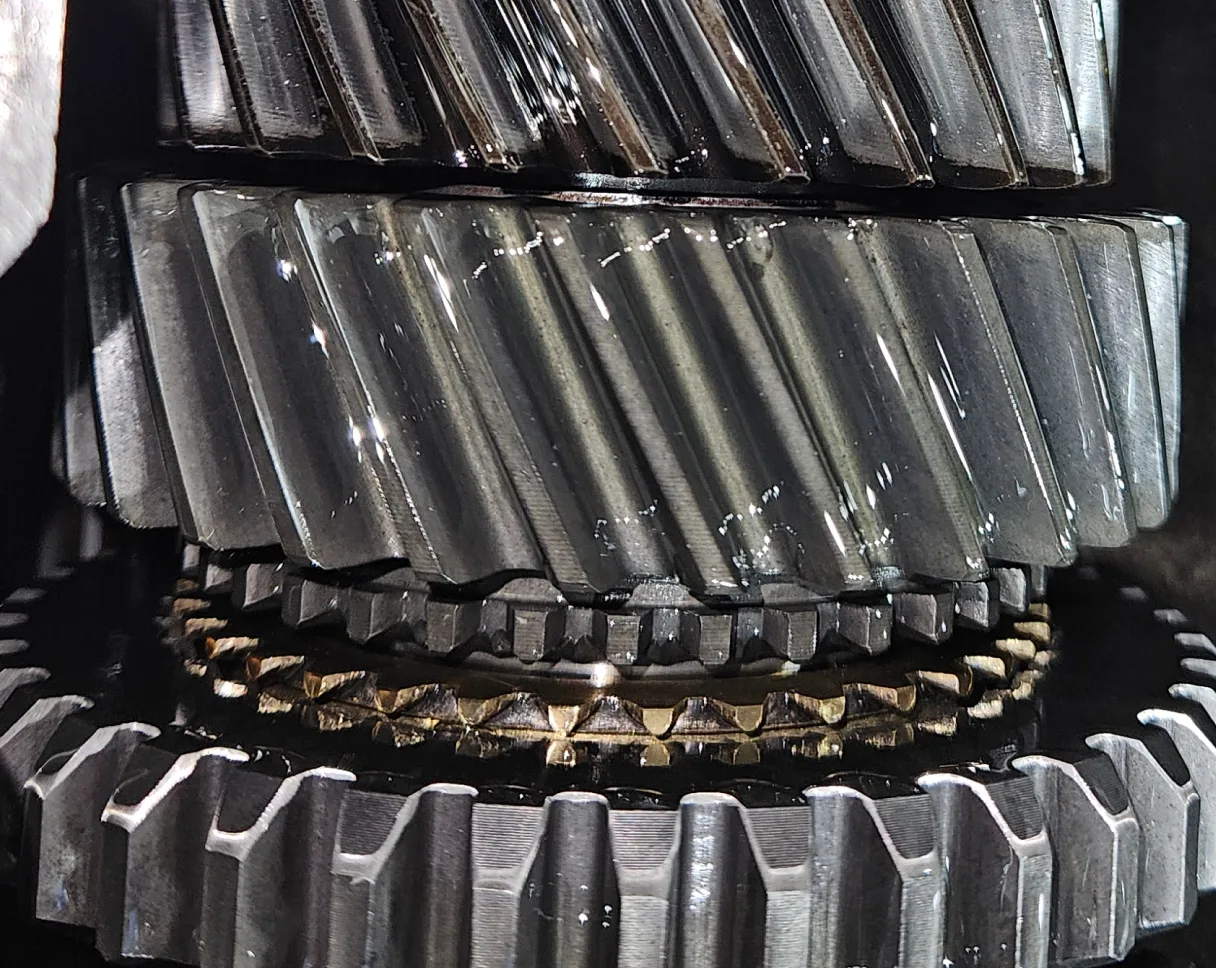 internal image of transmission gear box